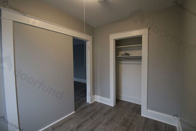 Building Photo - 10 Arch St