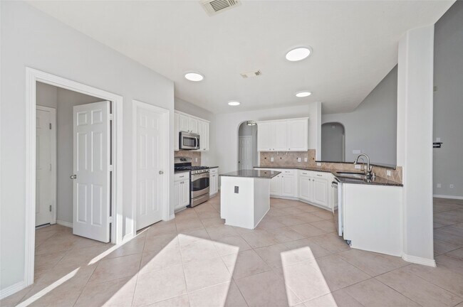 Building Photo - 5619 Honey Brook Ct