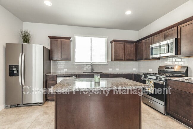 Building Photo - 412 Hortus Dr