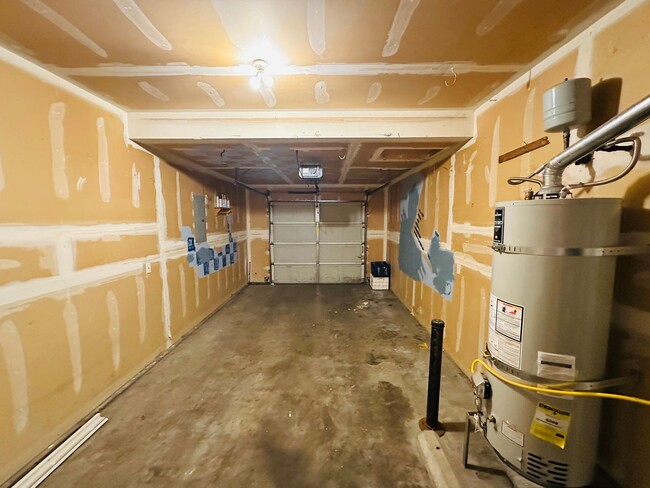 Building Photo - 3 Bed 2.5 Bath Roosevelt Area Remodeled  M...