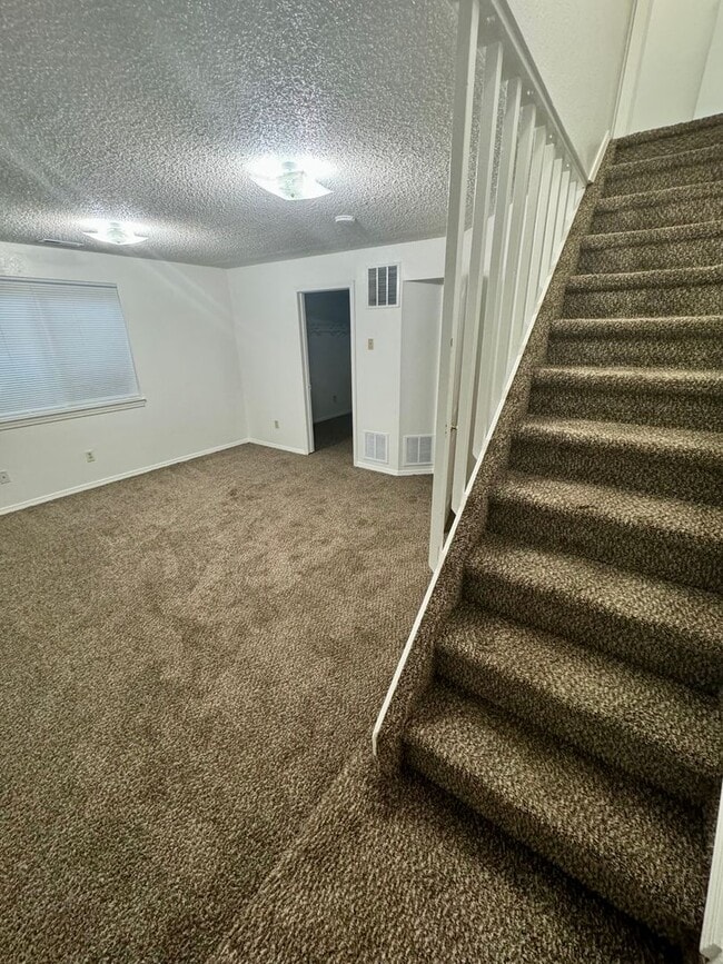 Building Photo - Lovely 3 bedroom/2 bath home in Fountain V...