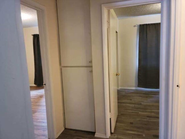 Building Photo - 2 Bedroom, 1 Bathroom Apartment In Canyonville.