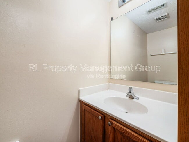 Building Photo - 3152 Thorndyke St
