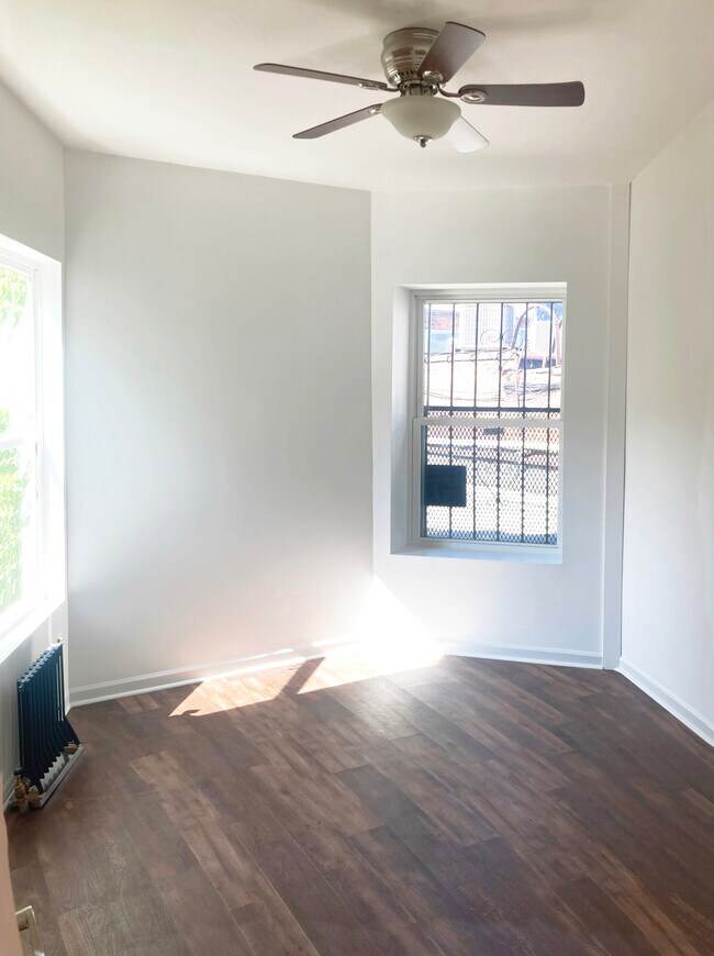 Building Photo - 2119 Regent Pl