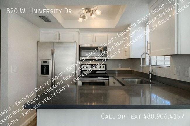 Building Photo - 820 W University Dr