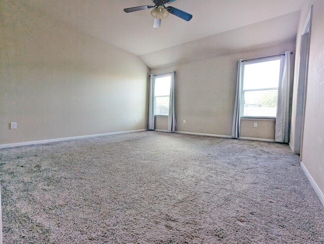 Building Photo - 405 Camellia Dr