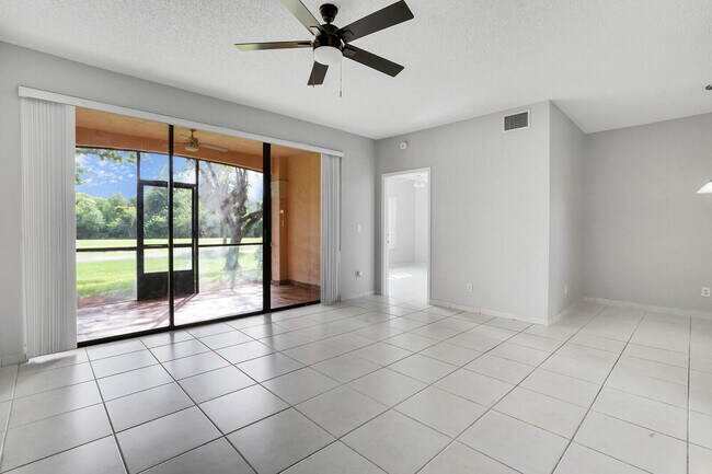 Building Photo - 401 SW 158th Terrace