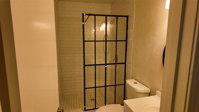 Building Photo - 613 Palomar Ln