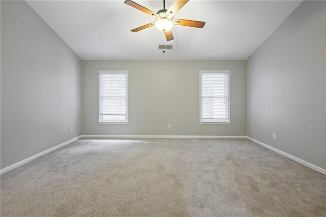 Building Photo - 600 Vinings Estates Dr SE