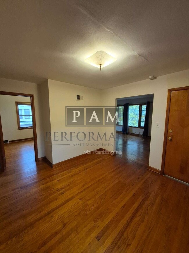 Building Photo - 328 N 68th St