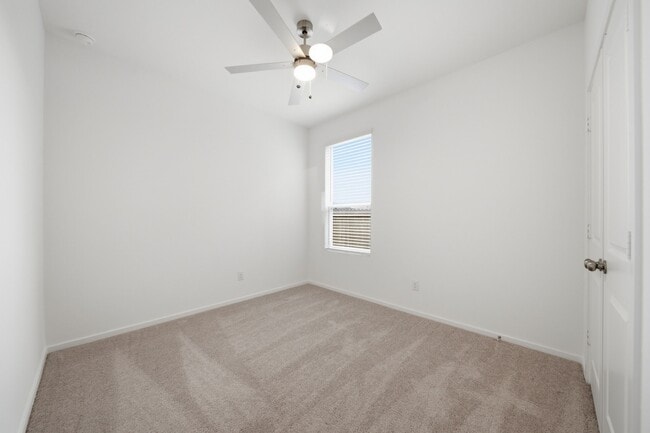 Building Photo - 610 Amber Fls Dr