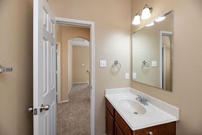 Building Photo - 2510 Sedona St