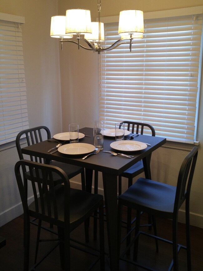 Building Photo - 170-704-708 Broadway Duplex, Bend