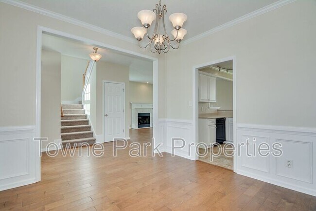 Building Photo - 1111 Hunters Cove