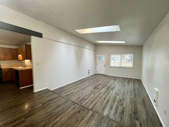 Building Photo - 8010 S Bicentennial Loop SE