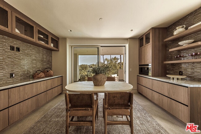 Building Photo - 16838 Oak View Dr