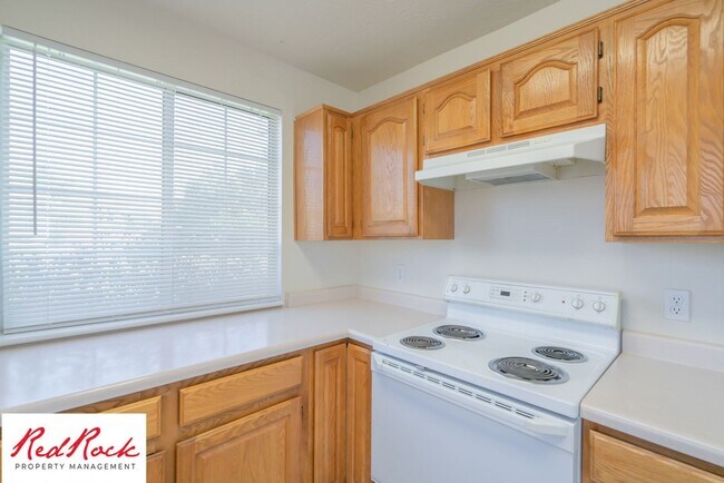 Building Photo - 2620 E 700 N