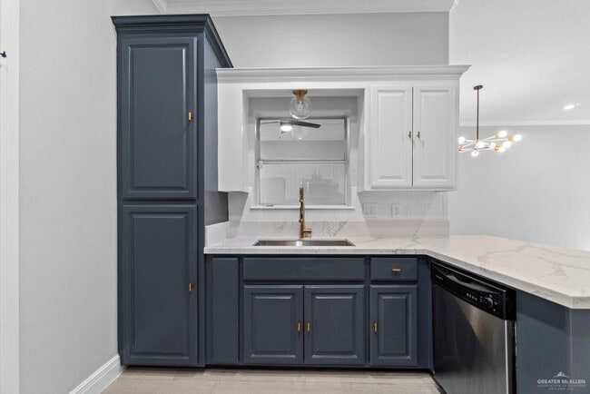 Building Photo - 18 N 5th St