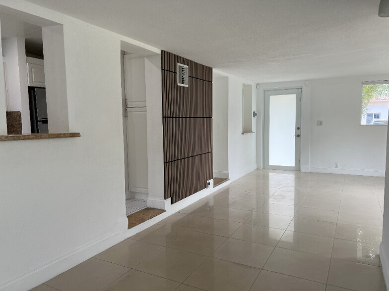 Building Photo - 6415 SW 82nd St