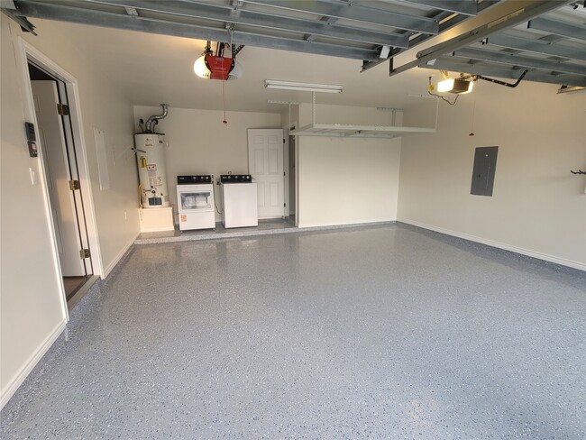 Building Photo - 107 Avalon Way