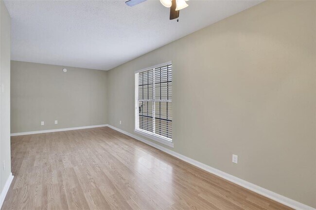Building Photo - 1300 Baker Ave