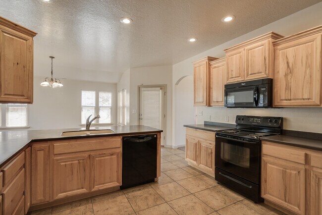 Building Photo - 4 Bedroom in The Knolls at Little Valley