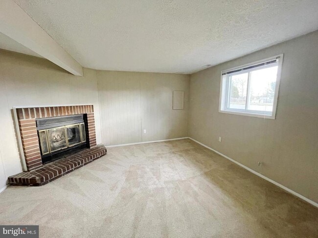 Building Photo - 625 Glynita Cir