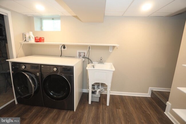 Building Photo - 1408 Pride Tree Cir