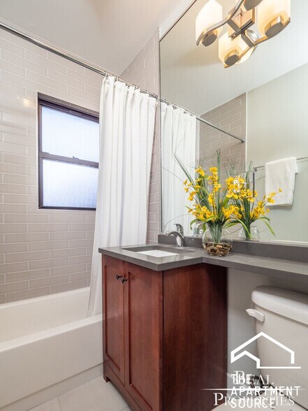 Building Photo - 2907 N Mildred Ave