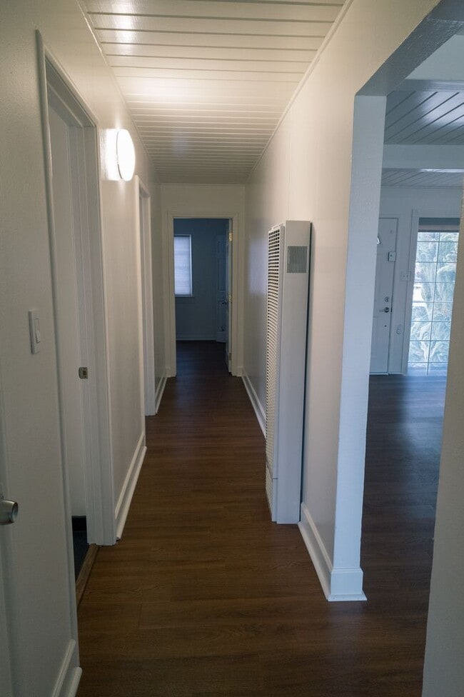 Building Photo - Menlo Park 3BR Home Near Meta, Dumbarton Bridge & Stanford – Large Yard + W/D