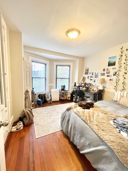 Building Photo - 614 Columbus Ave