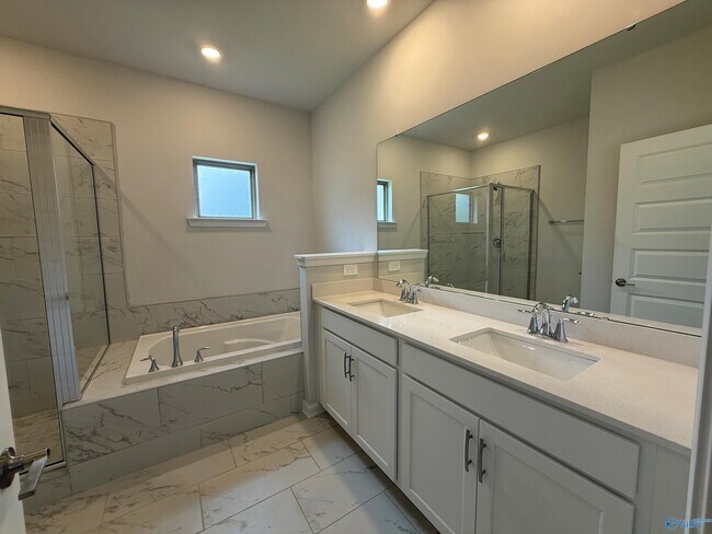 Building Photo - 15617 Ruthie Lynn Dr