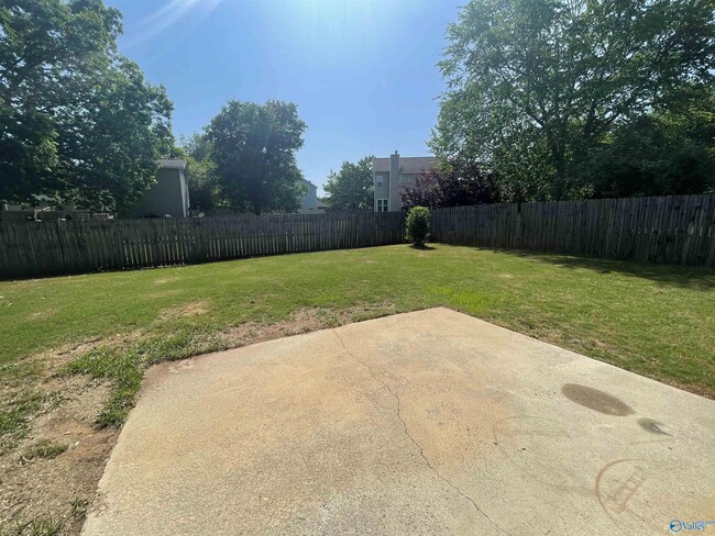 Building Photo - 109 Medicine Bend Dr