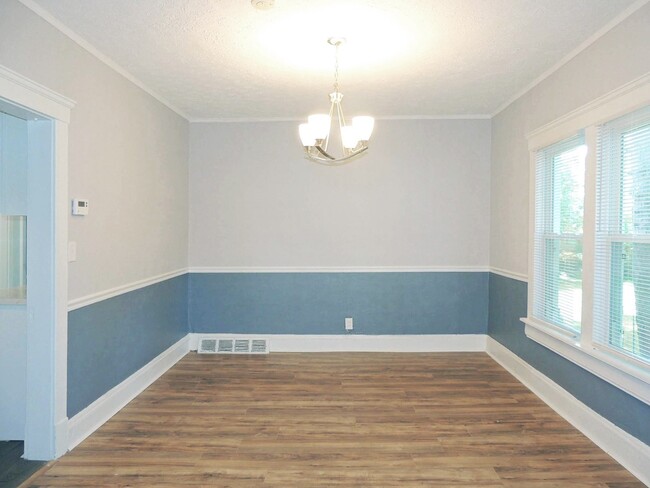 Building Photo - 3 Bed - 1 Bath Colonial for Rent in Clevel...