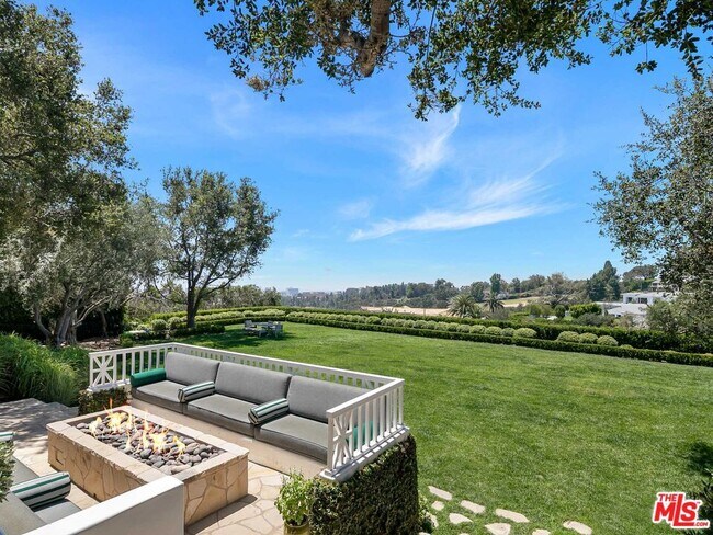 Building Photo - 657 Perugia Way