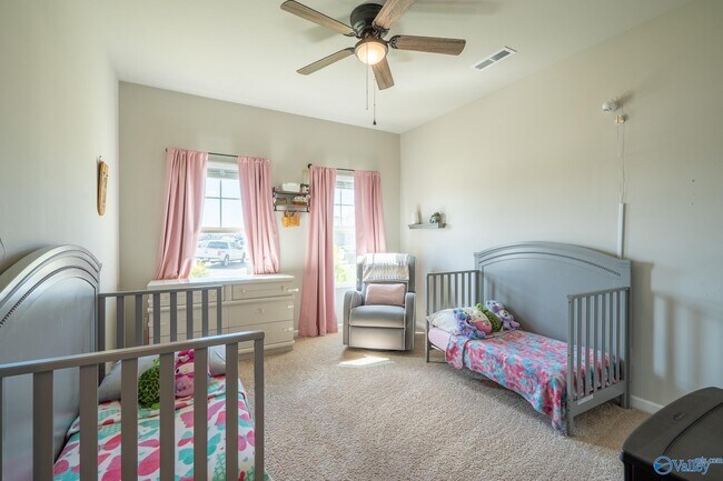 Building Photo - 117 Red Fox Wy