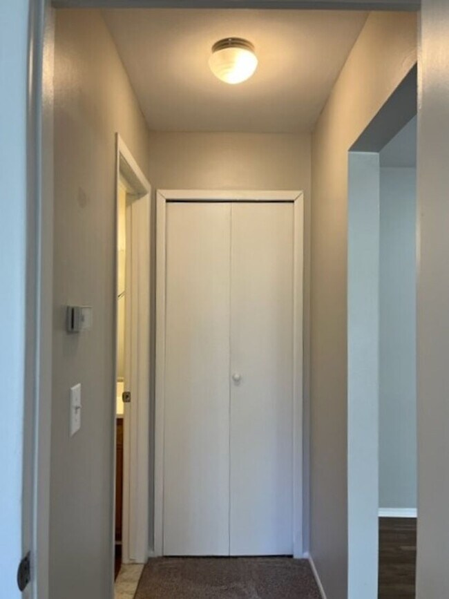 Building Photo - Charming 1 Bedroom/1 Bath near Downtown Ro...