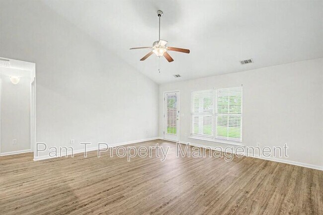 Building Photo - 20 Swallow Tail Cir