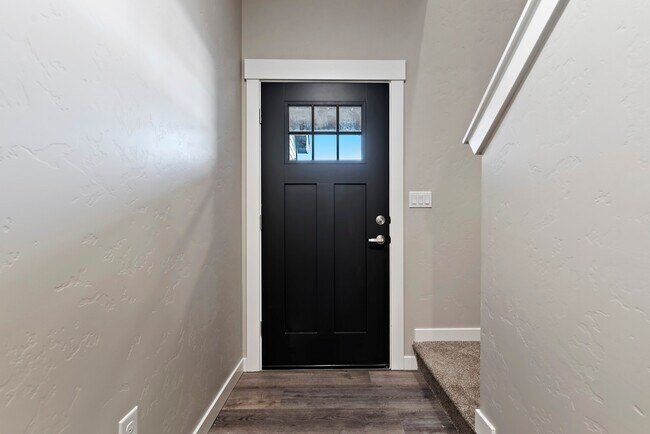 Building Photo - 6330 W Tierra Ln