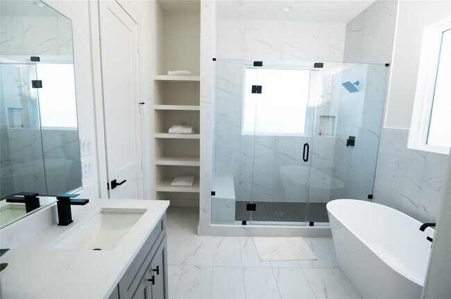 Building Photo - 3486 Luca St