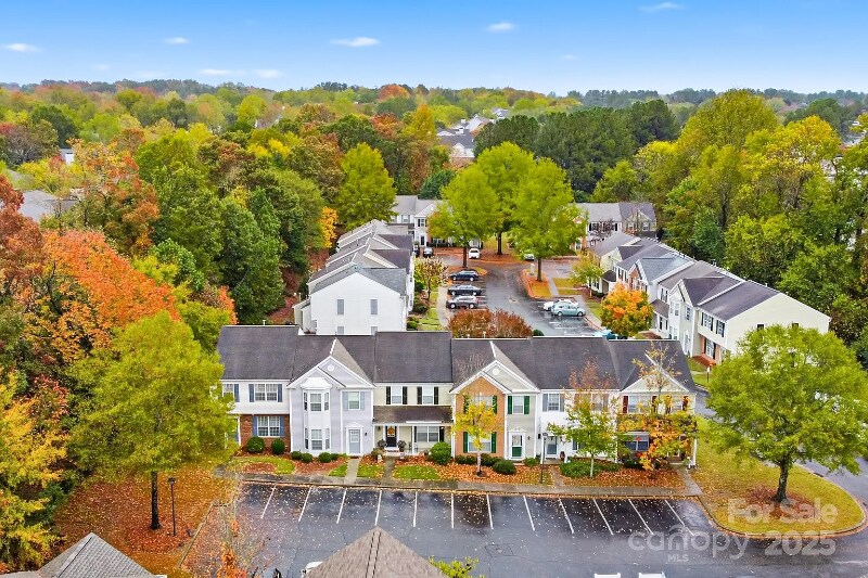 Building Photo - 6728 Rothchild Dr