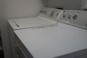 Building Photo - 2416 Roosevelt Dr