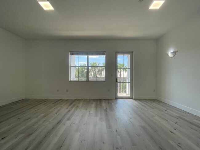 Building Photo - 412 Olssen Ave