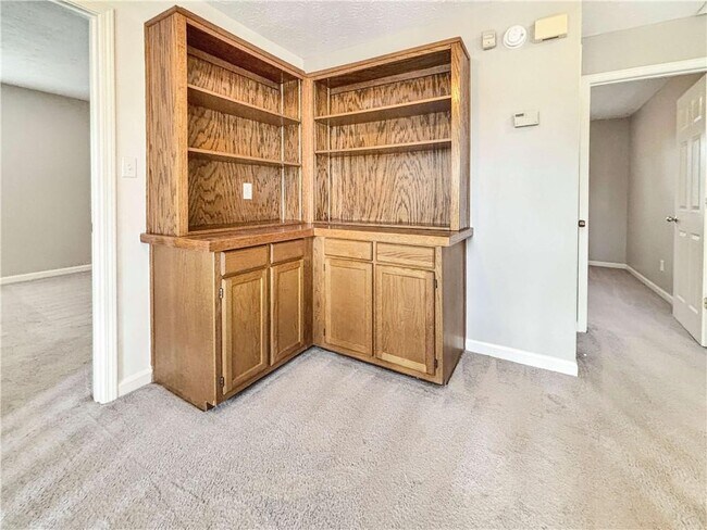 Building Photo - 5907 Brookside Dr SE