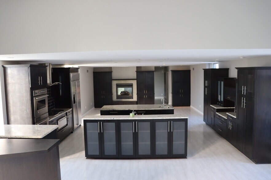Kitchen - 615 W 9 Mile Rd