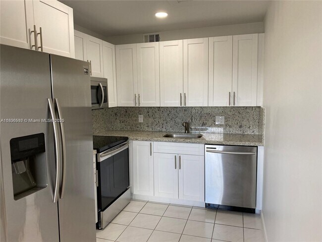Building Photo - 400 SW 134th Way