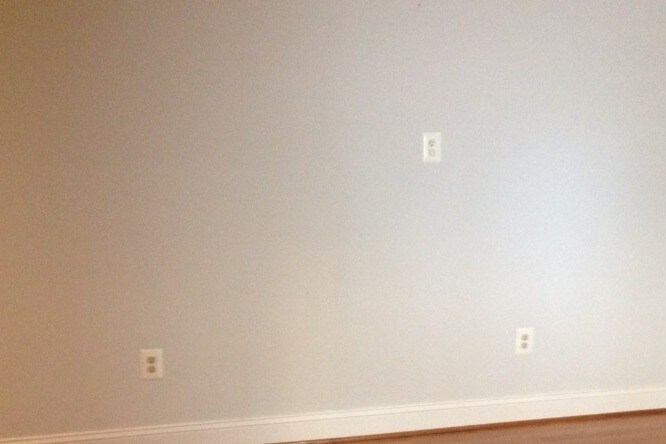 Large bedroom, lots of electric outlets - 3905 Brenda Ln