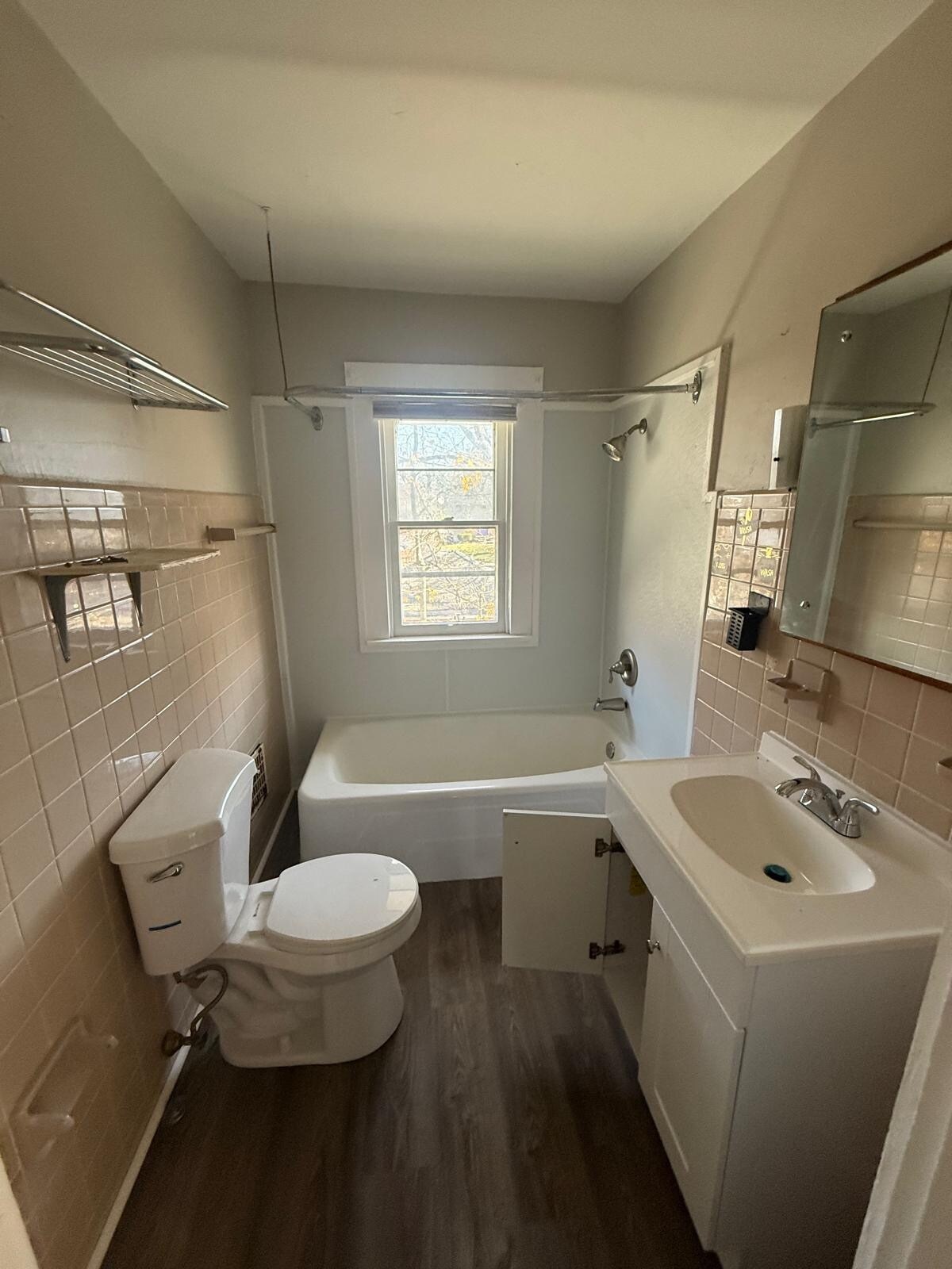 Bathroom - 220 Rockwood Ave