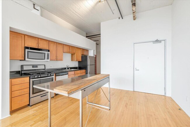 Building Photo - 420 San Pedro St