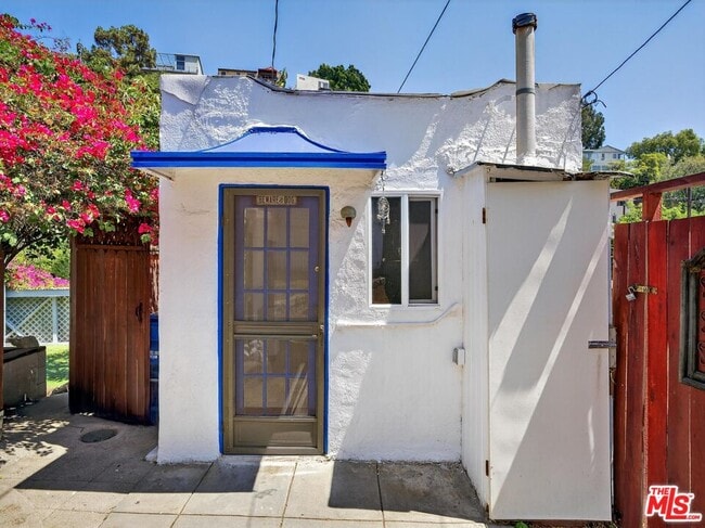 Building Photo - 2565 Glen Green St
